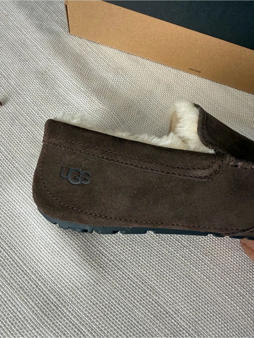 UGG Men’s linscot suede slippers